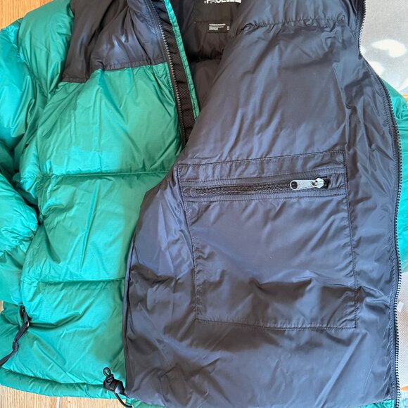 The North Face Nuptse Jacket | Women’s XXL | Black & Green | Vintage 700 Fill - Picture 2 of 6